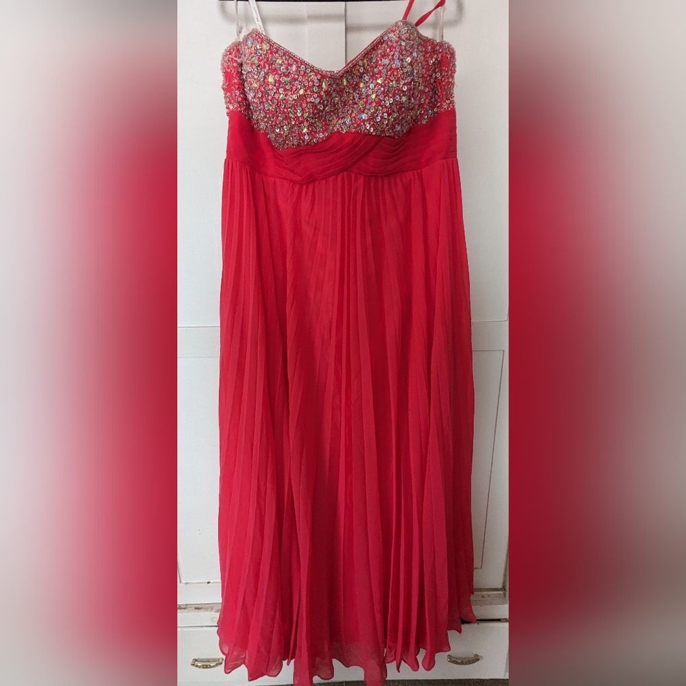 Size 18 Night Moves Prom Dress